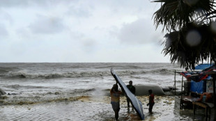 Bangladesh: un million d'habitants fuient le puissant cyclone Remal, qui a touché terre