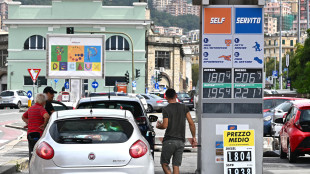 Prezzo medio benzina self a 1,749 euro, gasolio 1,632