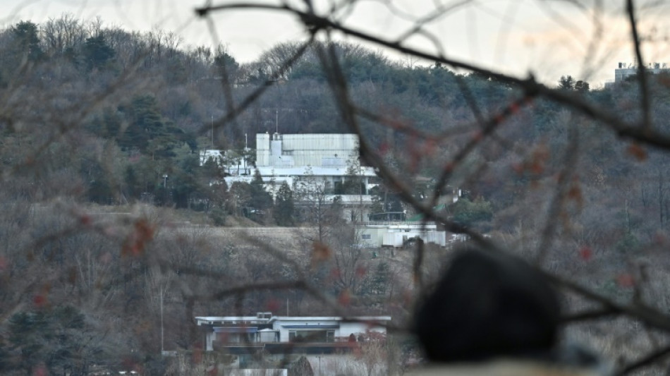 Presidente sul-coreano suspenso resiste à prisão em sua 'fortaleza' em Seul