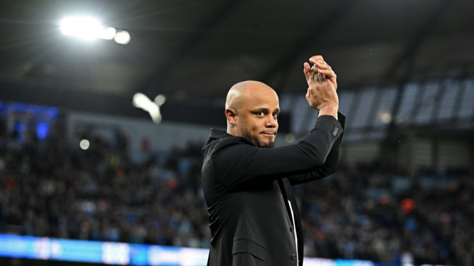 Kompany renova até 2028 como treinador do Burnley