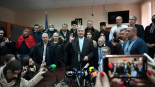 Ukraine: l'ex-président Porochenko, accusé de trahison, reste en liberté