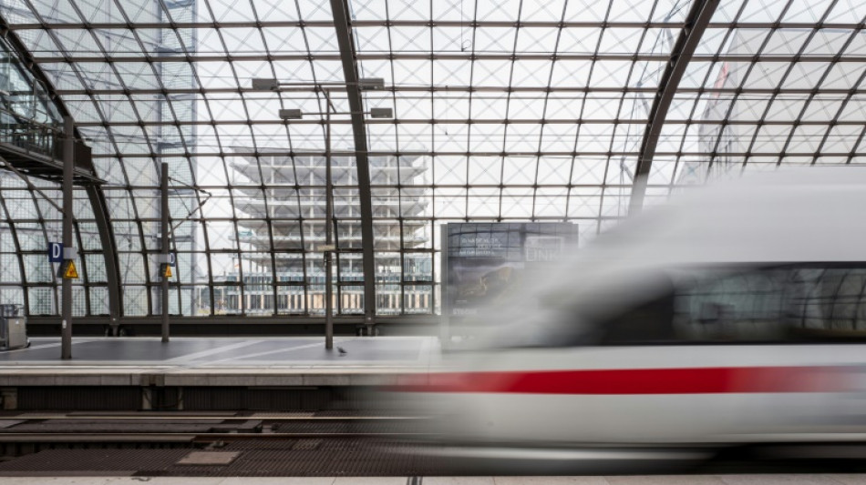 Bahnstrecke zwischen Berlin und Hannover nach Unfall bis mindestens 27. November gesperrt