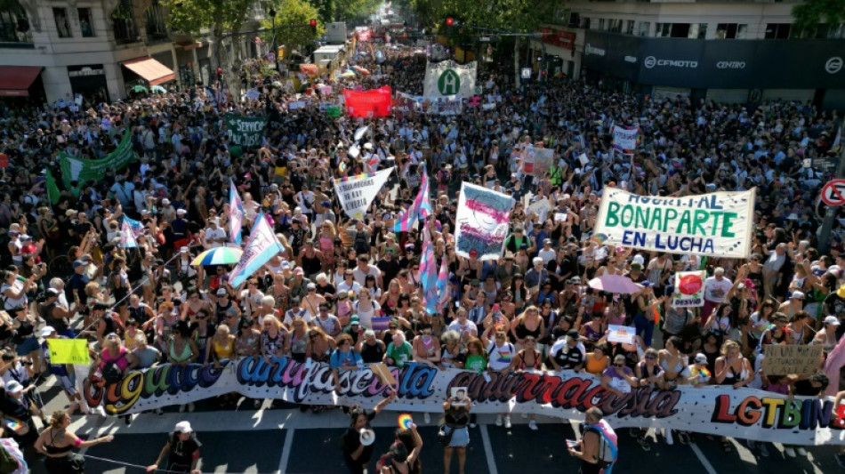 Argentina tem grande protesto contra Milei em defesa da diversidade