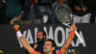 Rome: Djokovic rejoint Tsitsipas en finale avec une 1000e victoire