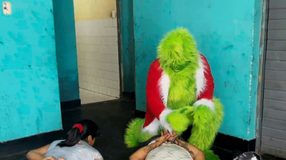 'El Grinch' se suma a la policía peruana antidrogas 