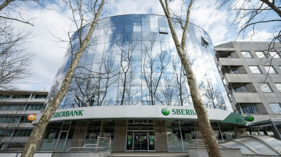 Reino Unido sanciona al banco más grande de Rusia, Sberbank