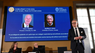 Nobel de physique: un duo récompensé pour des avancées cruciales pour l'intelligence artificielle