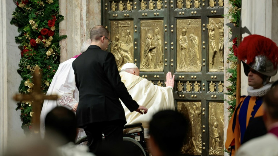 Papst Franziskus läutet Heiliges Jahr ein