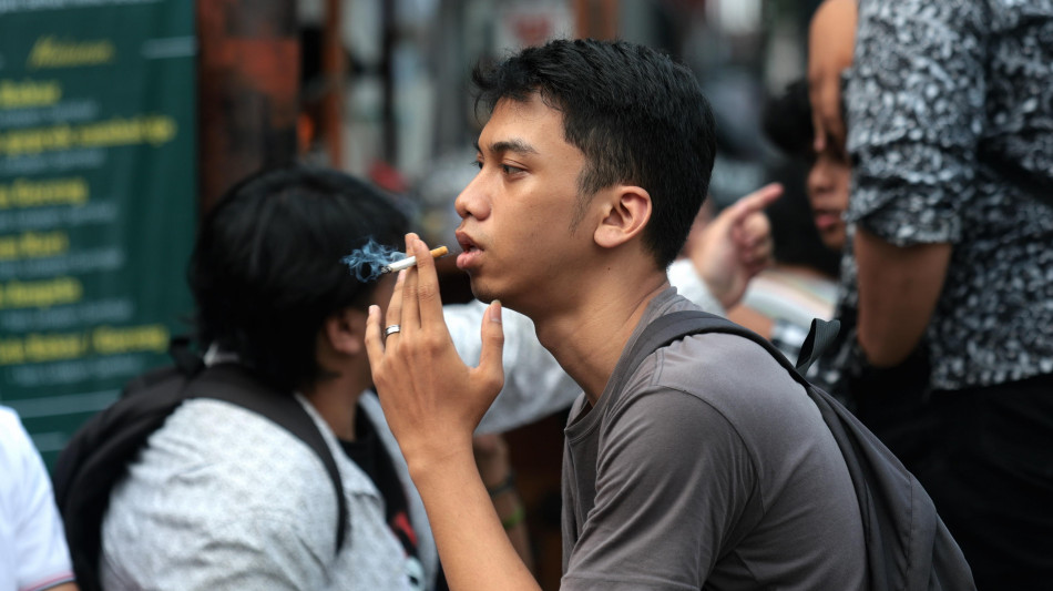 Fumo,tosse e catarro prima dei 30 anni se si fuma da adolescenti