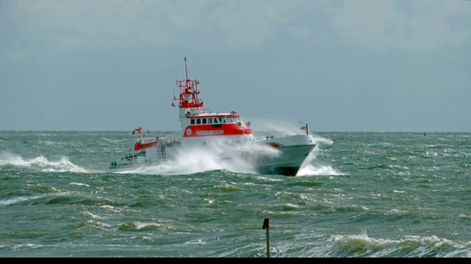 Seenotretter holen über Bord gegangenen Segler aus Nordsee