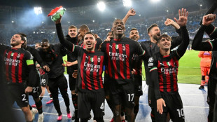 Milan empata com Napoli (1-1) e avança às semifinais da Champions