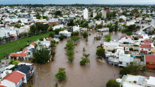 Aumentan a diez los muertos por temporal en ciudad portuaria de Argentina