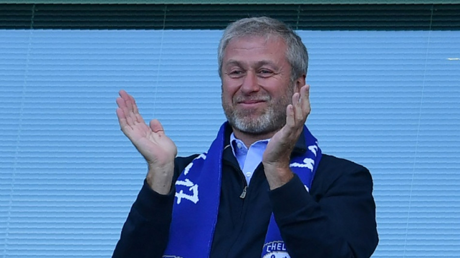 Abramovich hands over control of Chelsea to club's foundation