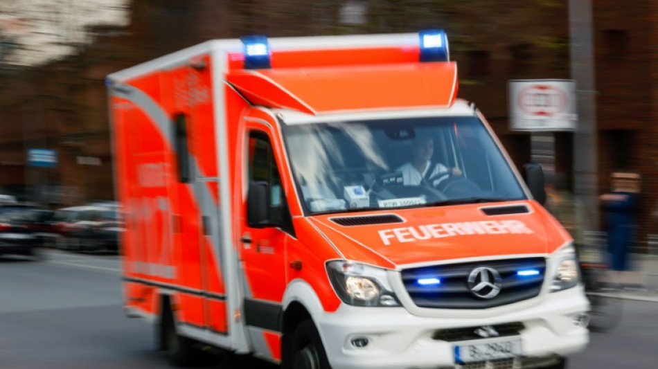 Acht Menschen bei Busunfall in Hessen verletzt