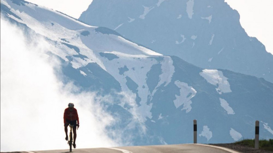 Ciclismo:Granfondo Livigno, in oltre 800 sulle salite di Pogacar