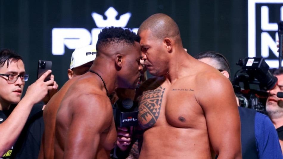 Francis Ngannou foudroie Renan Ferreira pour son retour au MMA