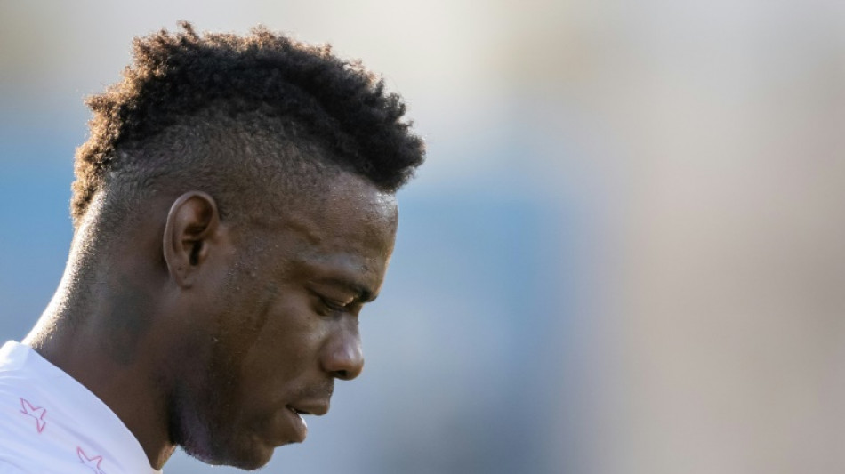 Serie A strugglers Genoa sign Mario Balotelli 