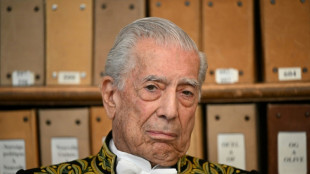 Premio Diálogo para Mario Vargas Llosa y su traductor al francés Albert Bensoussan en París