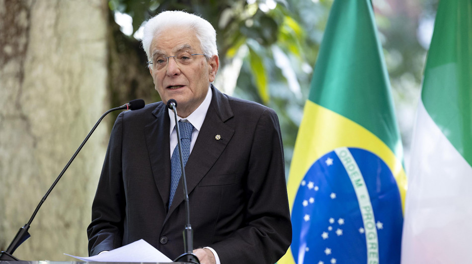 Mattarella a Rio, Cristo redentore illuminato col tricolore