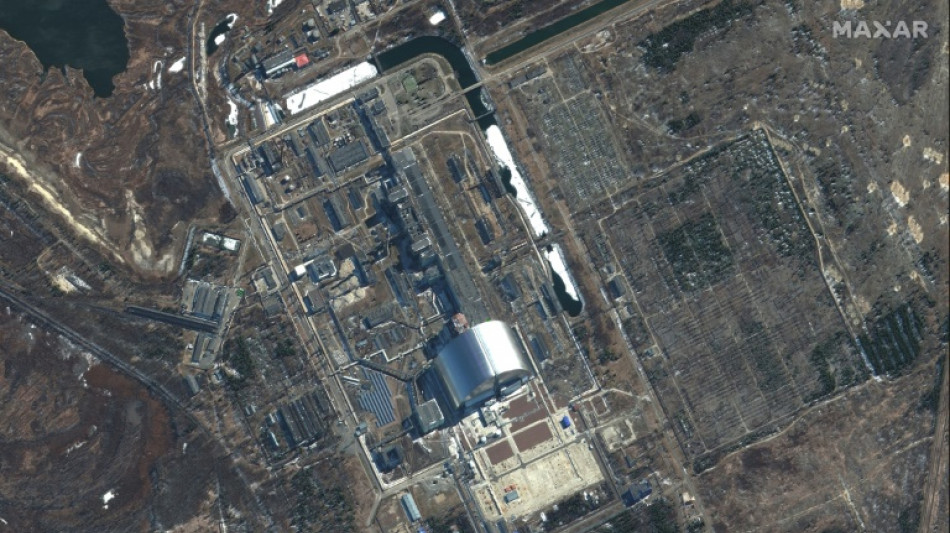 En Chernóbil, un centenar de empleados, "rehenes" de la guerra, temen lo peor