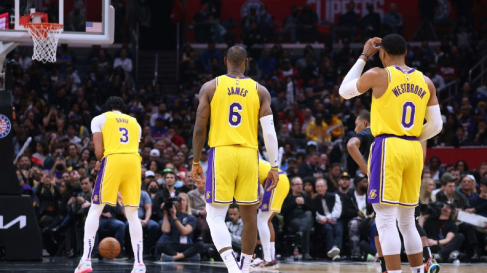 NBA - Les Lakers sombrent un peu plus face aux Clippers