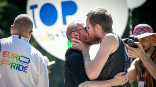 Letonia autoriza a los homosexuales a registrarse como parejas de hecho