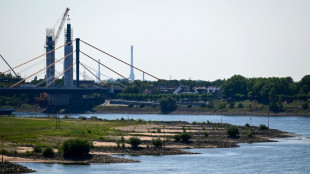 Behörden rechnen nicht mit Einstellung des Schiffverkehrs auf dem Rhein