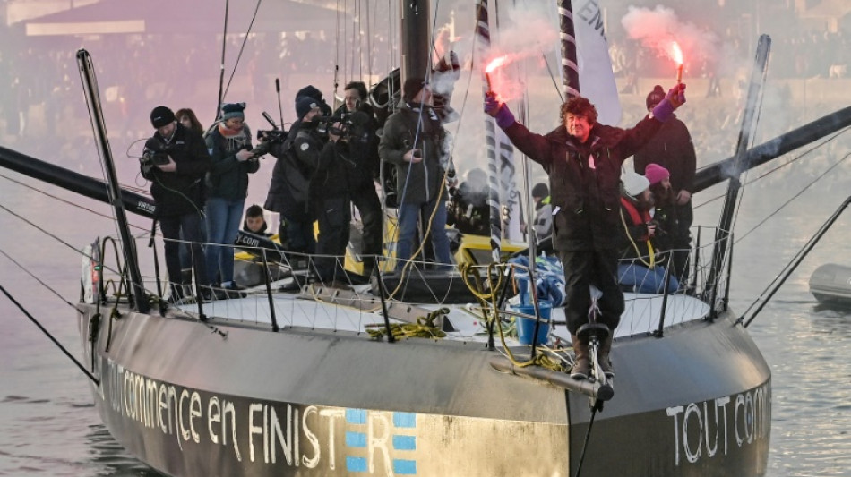 Vendée Globe: le doyen de l'épreuve Jean Le Cam arrive en 20e position