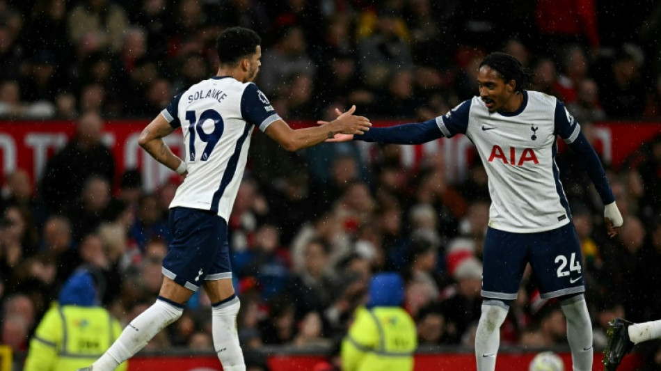 Tottenham beat 10-man Man Utd to up pressure on Ten Hag