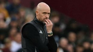 West Ham pile more pressure on Ten Hag, Palmer fires Chelsea to victory