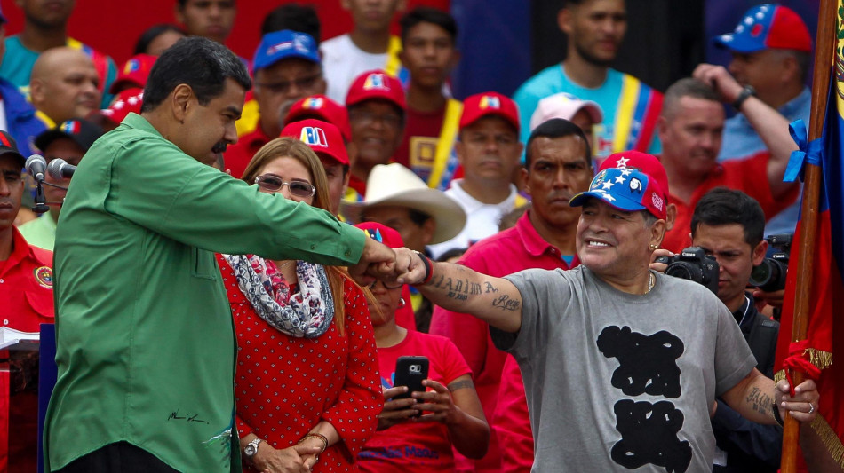 Maduro, 'la forza di Maradona è con noi per battere i fascisti'