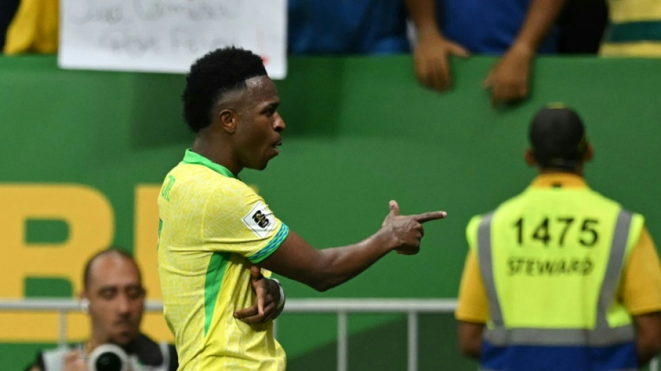 Vini Jr marca no fim e Brasil vence Colômbia (2-1) nas Eliminatórias