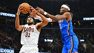 NBA-best Cavs win 11th in a row to end 15-game Thunder streak