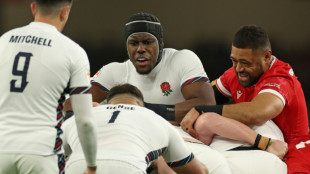 Ten-try England rout sorry Wales to stay in Six Nations title hunt