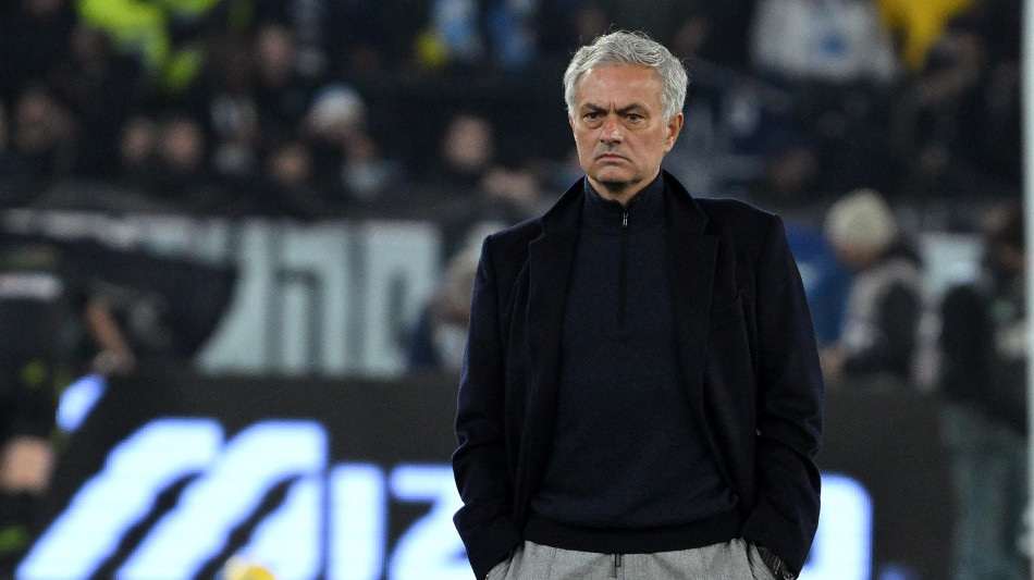 'Benvenuto al Fenerbahce', il club turbo annuncia Mourinho