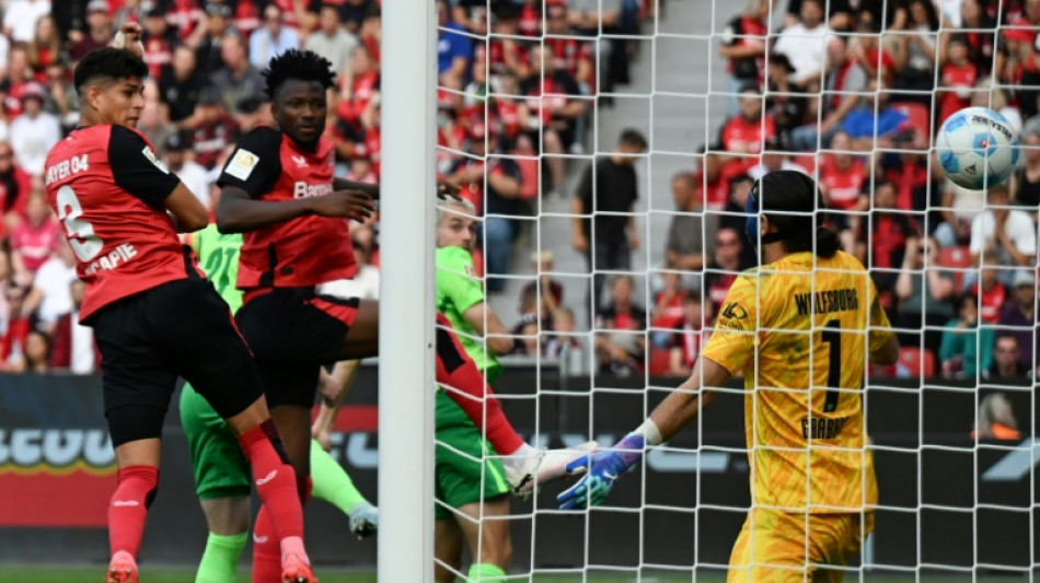 Leverkusen vence Wolfsburg (4-3) nos acréscimos; Stuttgart goleia Dortmund