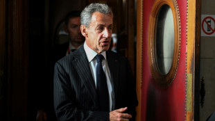 Ex-presidente francês Sarkozy é condenado à prisão em caso de financiamento ilegal de campanha