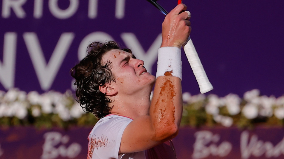 Tennis:18enne Fonseca batte Cerundolo e vince Atp Buenos Aires