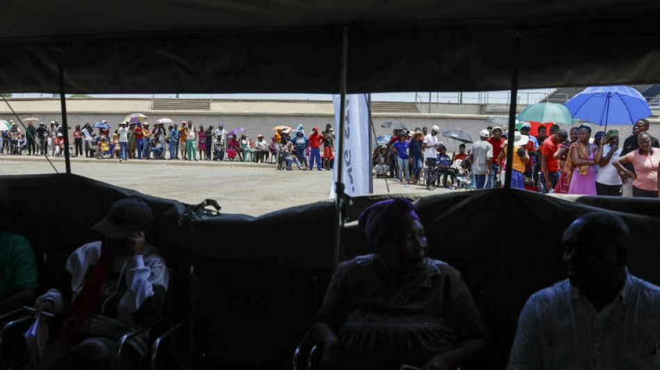 Lange Schlangen bei Parlaments- und Präsidentschaftswahlen in Namibia