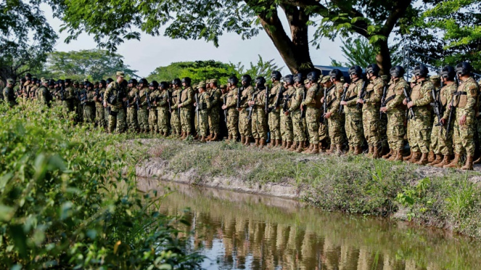 Armee und Polizei in El Salvador riegeln im Kampf gegen Banden ganze Stadt ab