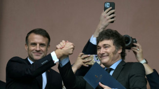 Macron asegura que no vio "a Maradona" ni a "Messi" en su visita a Argentina