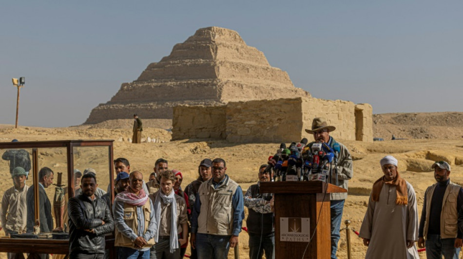 Egipto descubre cuatro tumbas de faraones y una momia