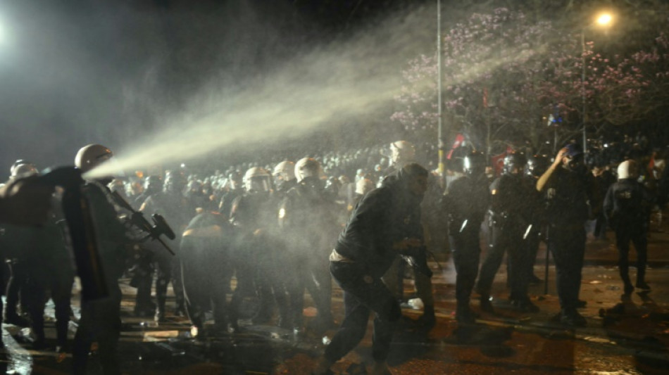 Governo da Turquia denuncia 'provocadores' após mais uma noite de manifestações