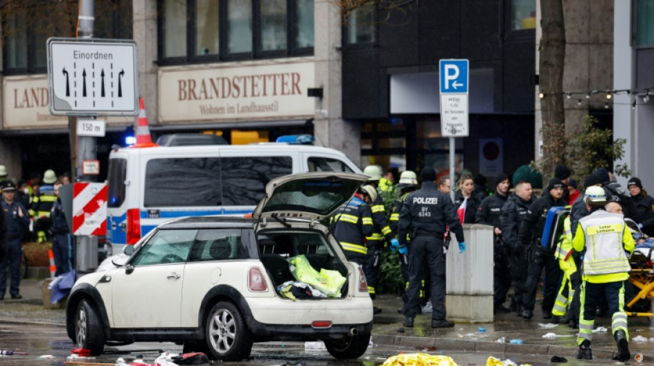 Auto fährt in Gewerkschaftsdemonstration: Etwa 20 Verletzte in München