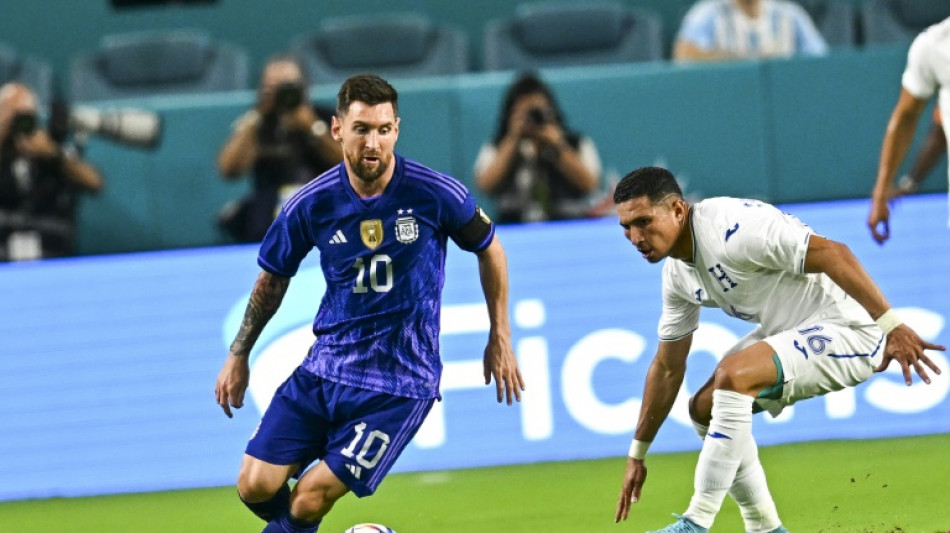 Foot: Messi régale et guide l'Argentine à la victoire contre le Honduras