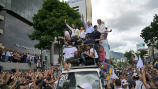 "¡No tenemos miedo!": opositores prometen defender sus votos en Venezuela