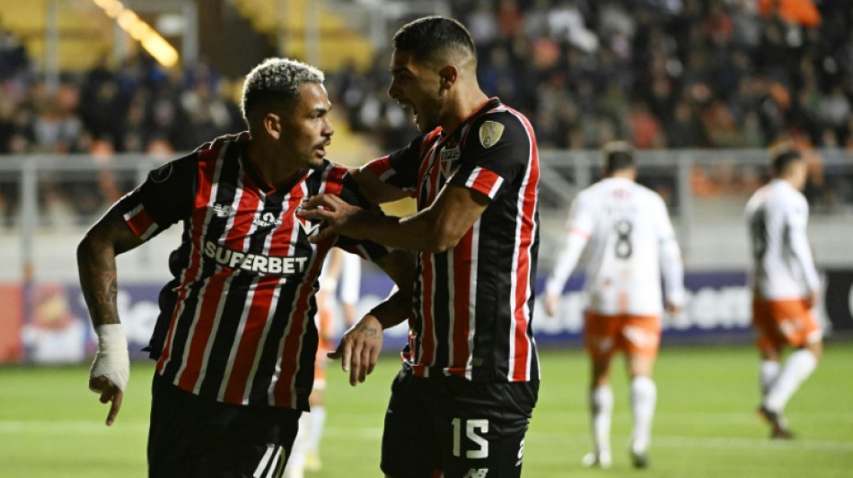 São Paulo vence Cobresal (3-1) e avança às oitavas da Libertadores