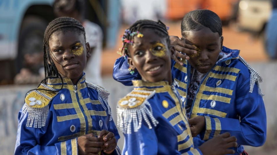 En Angola, un carnaval haut en couleur pour célébrer 50 ans d'indépendance