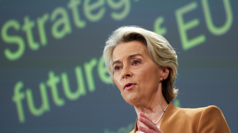 Von der Leyen determinata a presentare il collegio martedì