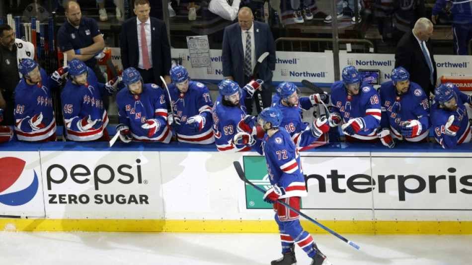 Finale Conférence Est: les NY Rangers dominent Tampa Bay Lightning en ouverture